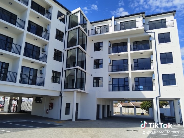 2 Bedroom Property for Sale in Table View Western Cape